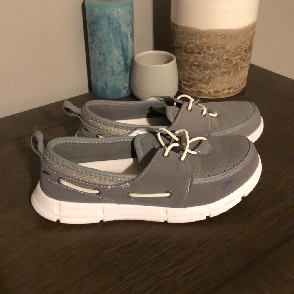Speedo Athletic shoes size 7